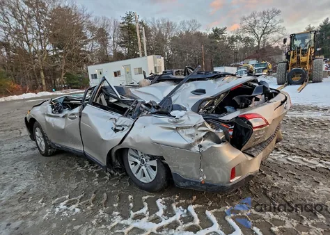 2017 Subaru Outback 2.5I Premium z USA, uszkodzony, nr VIN 4S4BSAHC6H3256303